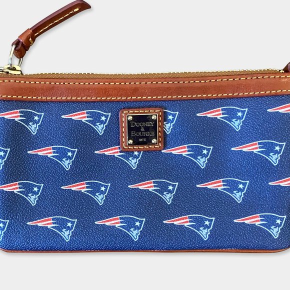 New England Patriots Wristlet - Picture 3 of 7
